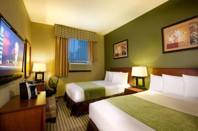 Hotel Q New York
