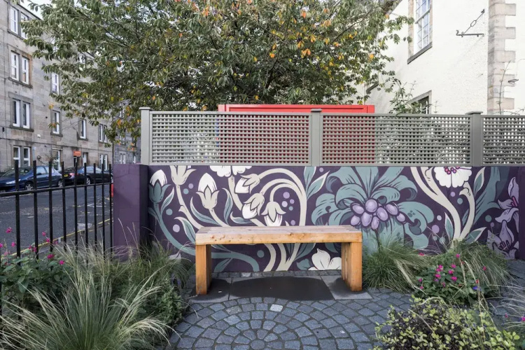 JOIVY Contemporary Cottage with Parking