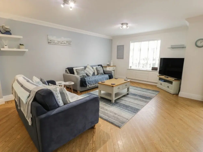 Apartment 6