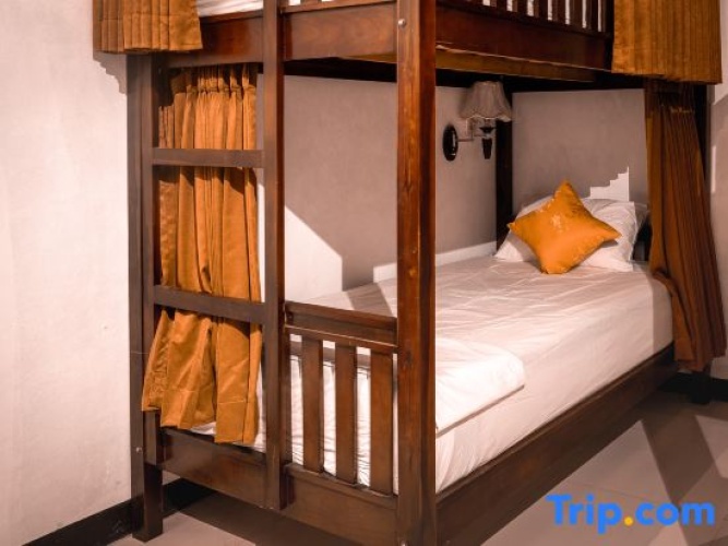 Bed in Dorm (female dorm)