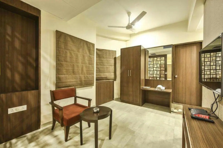 FabHotel Flora
