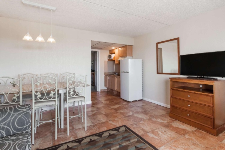 1 Bedroom Double Suite with partial ocean view