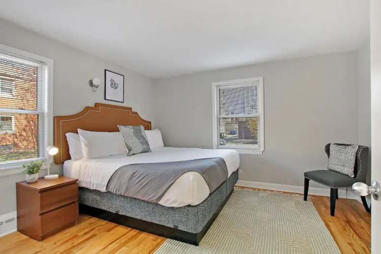 1BR Roomy Apartment in Bowmanville