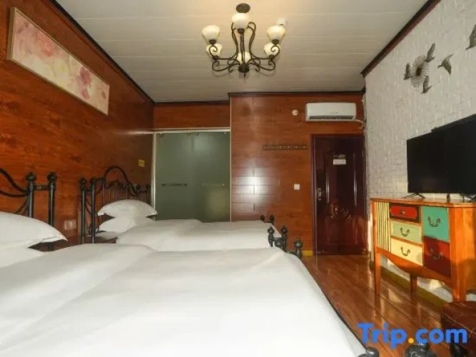 Standard Twin room with balcony and with river view