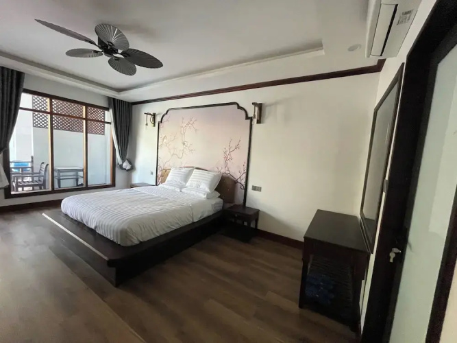Dream 1985 Hotel