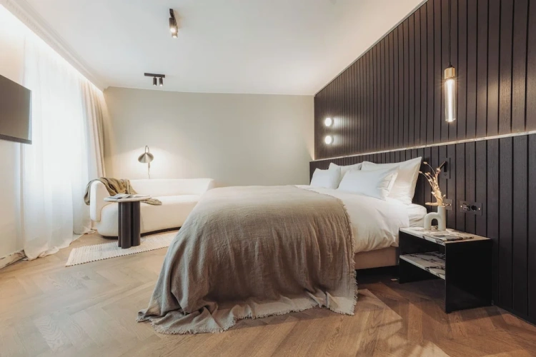 Standard Double room with city view