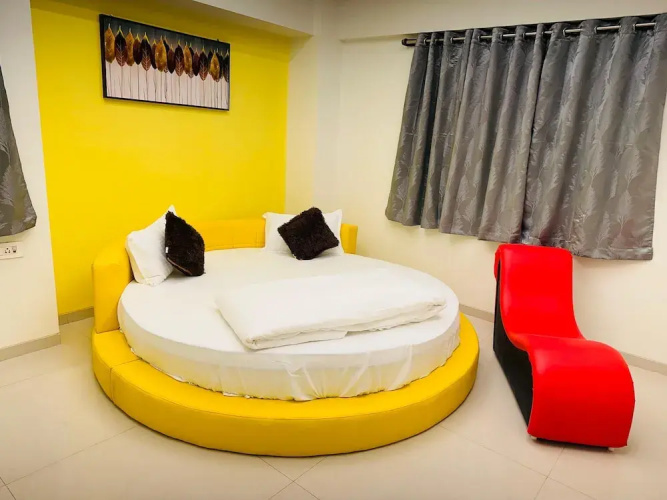 Hotel Yellow House