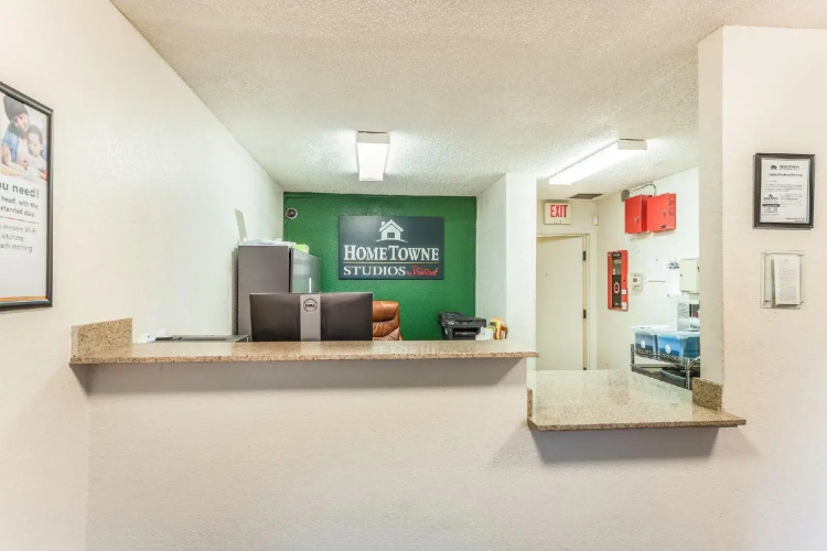 HomeTowne Studios Cincinnati - Sharonville