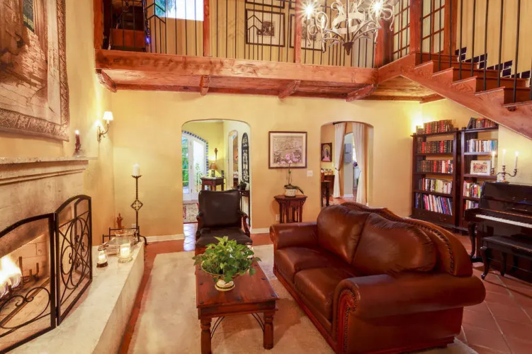 Casa Bronce