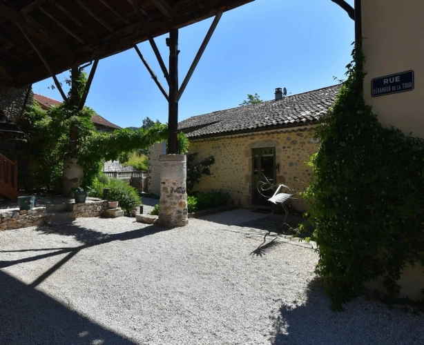 2 Bedrooms Cottage