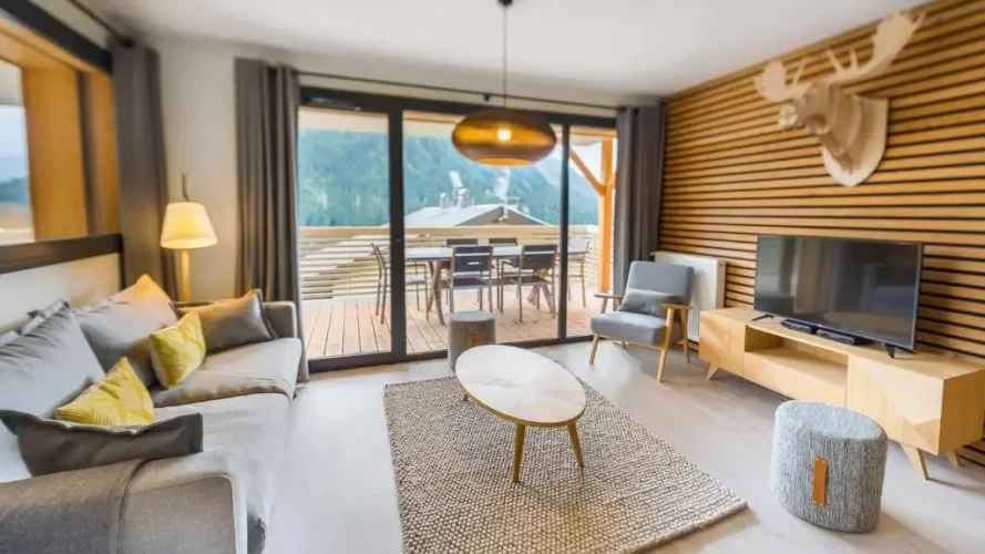3 Bedrooms Apartment
