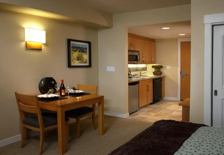 1 Bedroom Deluxe Suite