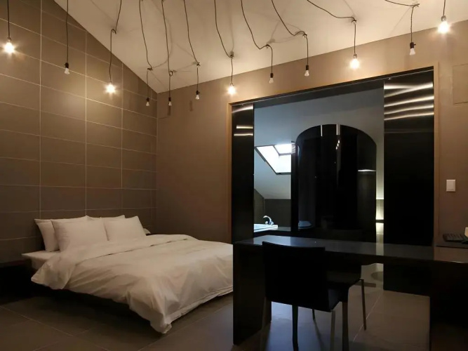 Valentine Hotel