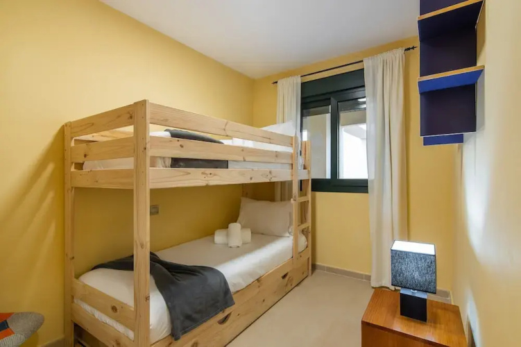 Cozy Beach Apartment for 5