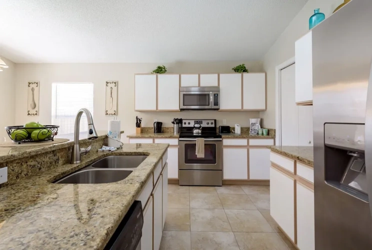 4 Bedrooms Cottage