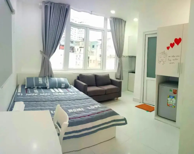 Smiley Apartment 9