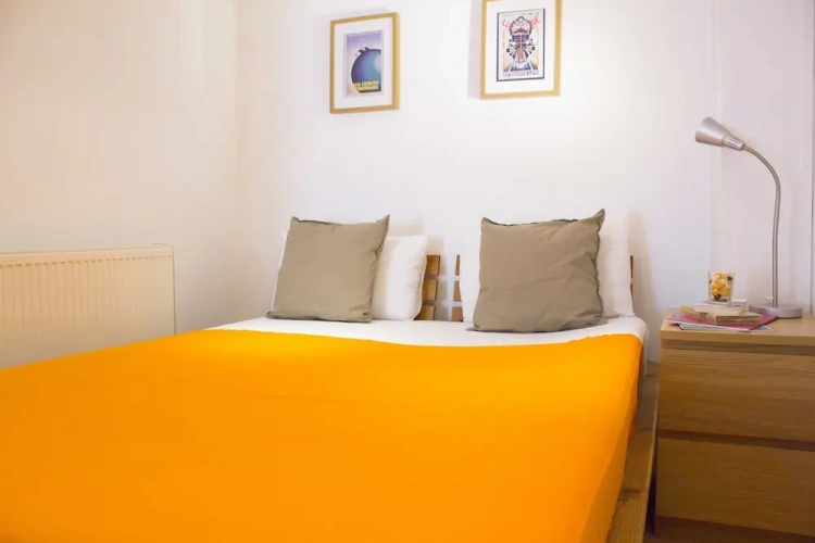 2 Bedrooms Apartment