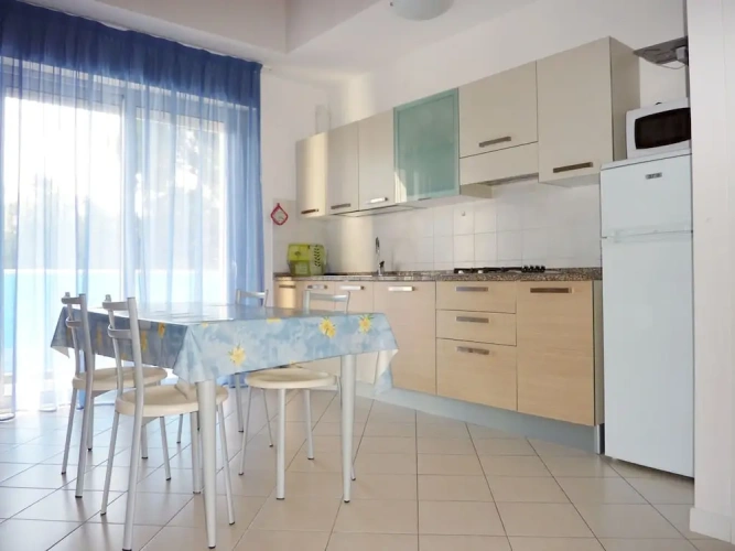 3 Bedrooms Apartment with garden view
