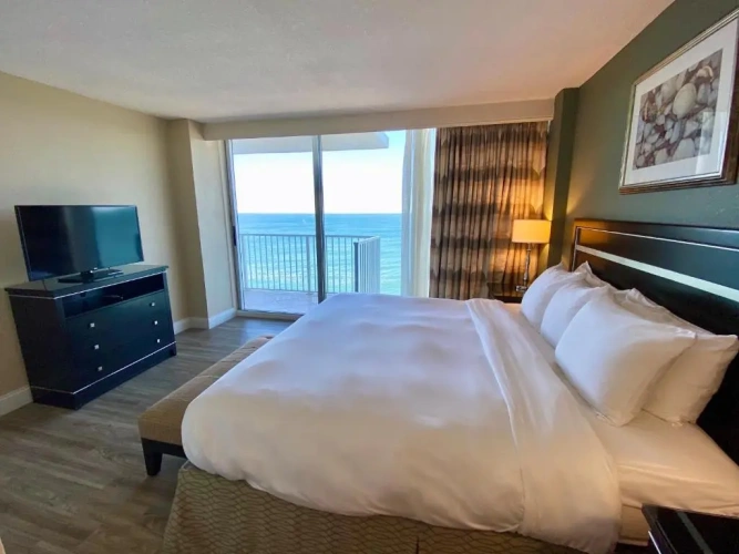 1 Bedroom Double Suite oceanfront