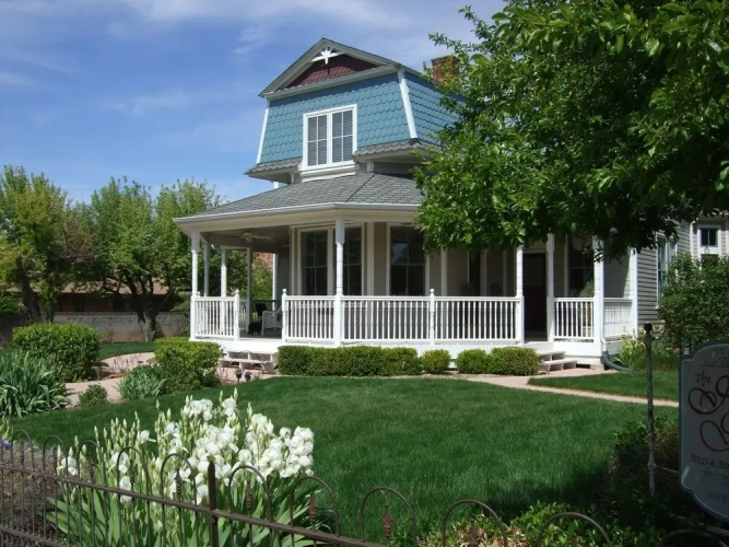 The Iron Gate Inn