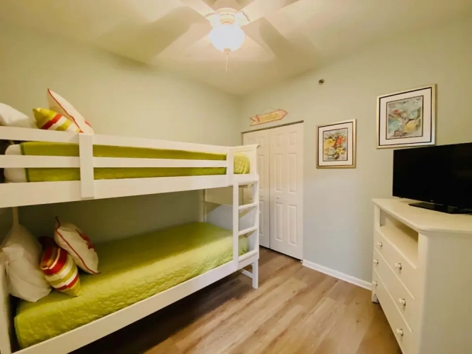 3 Bedrooms Standard room with balcony and beachfront