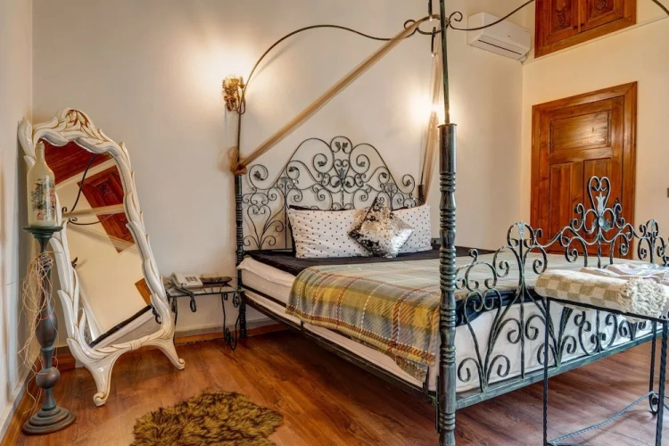 Comfort room