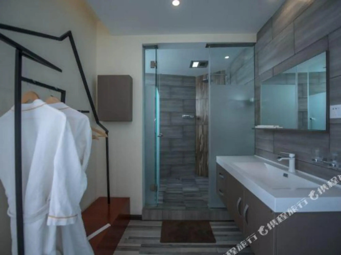 Hujing Seaview Hotel