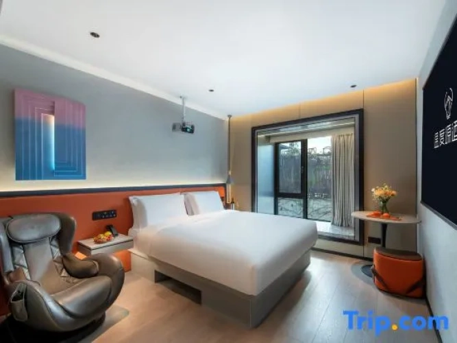 Standard Double room with garden view