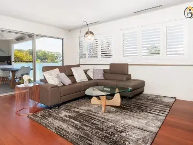 Luxury in Corlette - 4 Drungall Ave