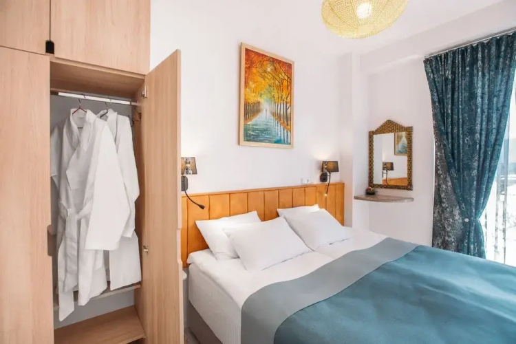 33 Spring Apartment