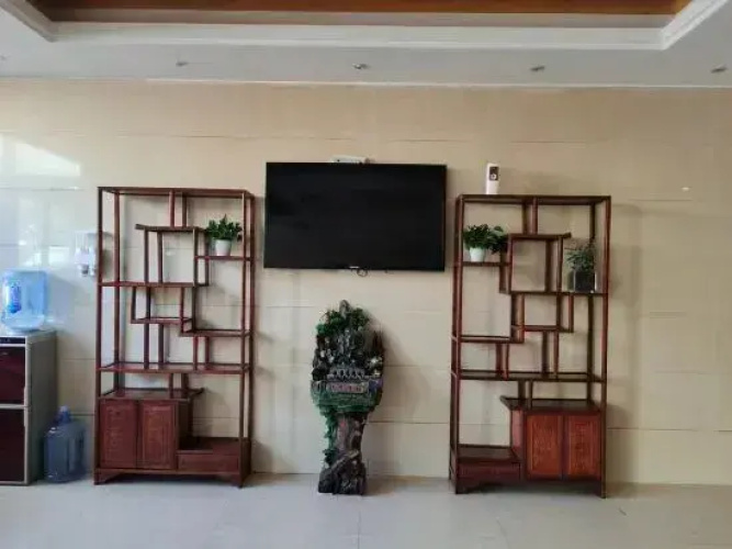 Xinyang Yuelong Hotel