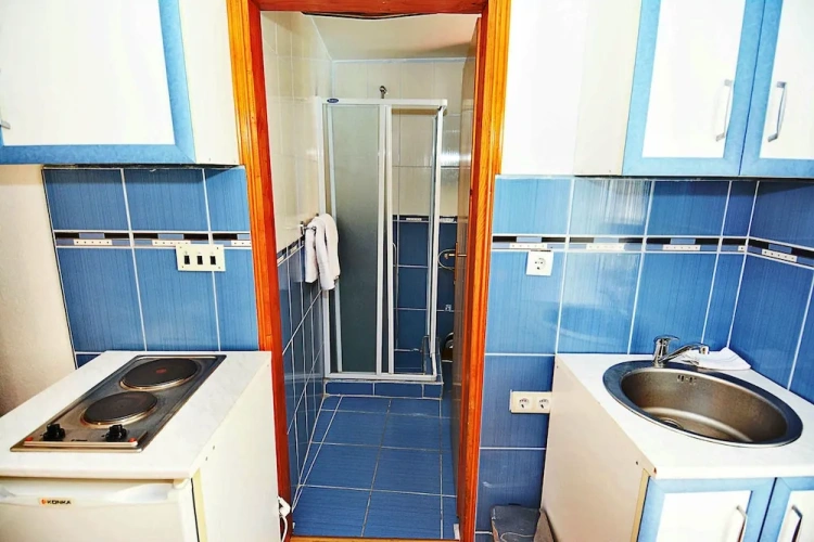 2 Bedrooms Apartment with sea view