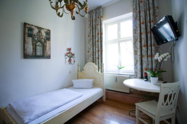 Standard Single room