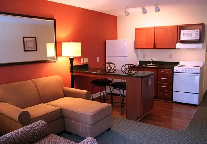 Standard Quadruple Suite