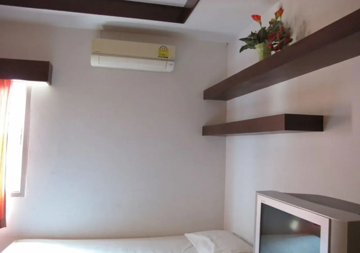 Korwanburi Hotel