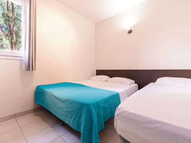2 Bedrooms Quintuple House