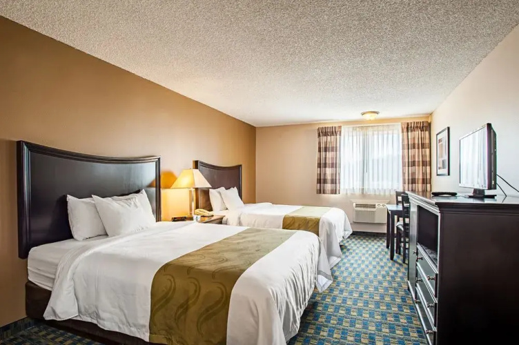 Quality Inn & Suites Pacific Seattle