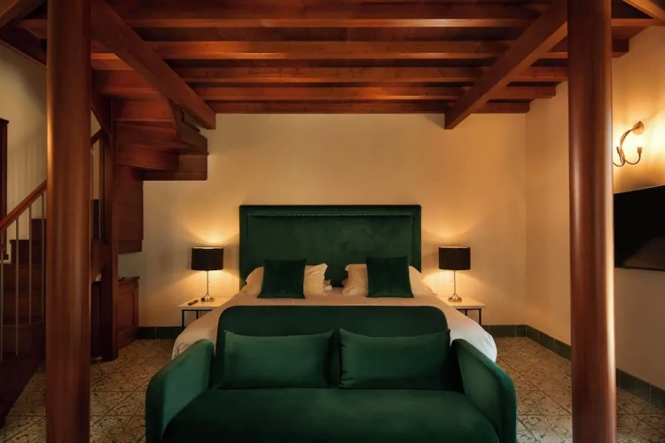 Suite with balcony
