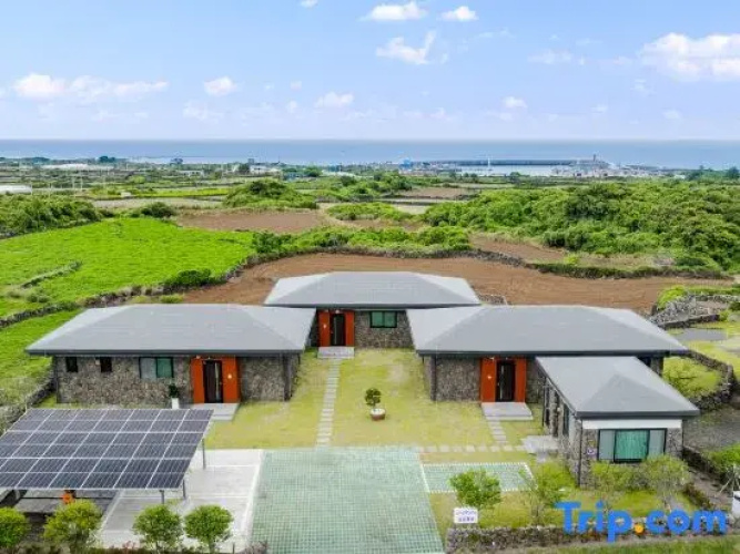 Kimnyeongdoldam private pool villa