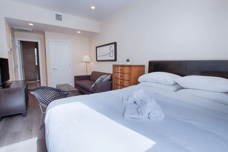 Bright Studio in Downtown Crossing by Sonder