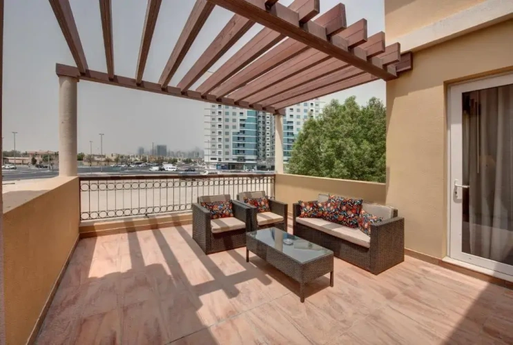 4 Bedrooms Villa