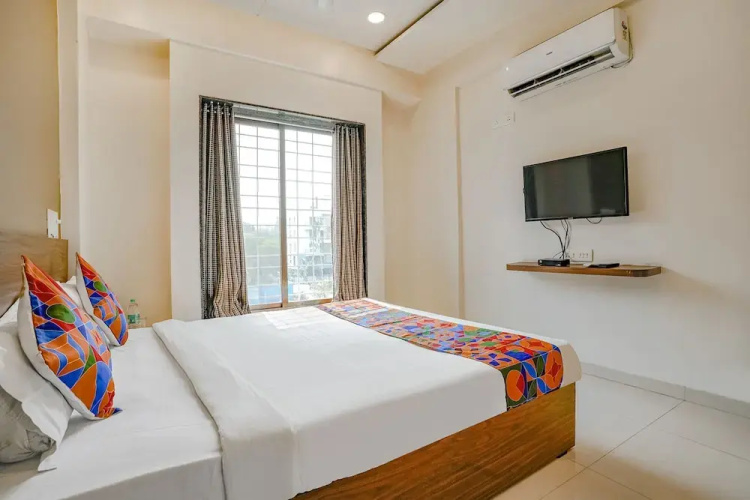 24 Baner By OYO Rooms