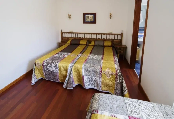 Standard Triple room