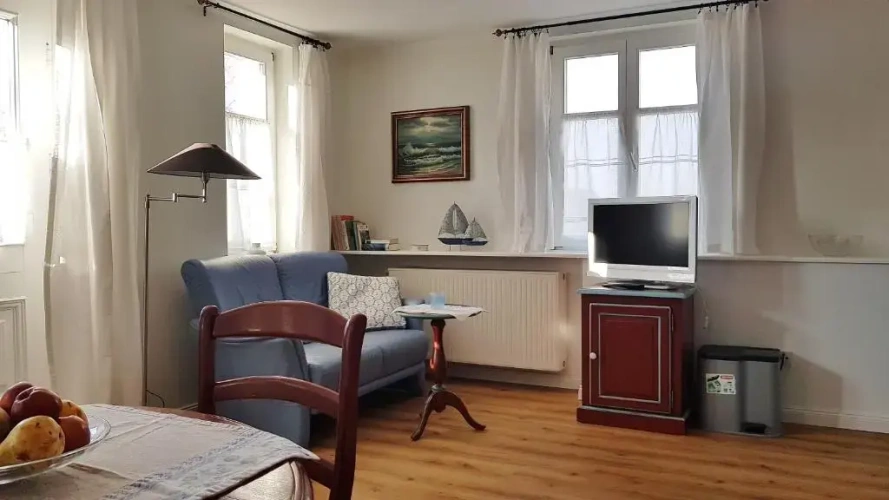 Apartment with garden view