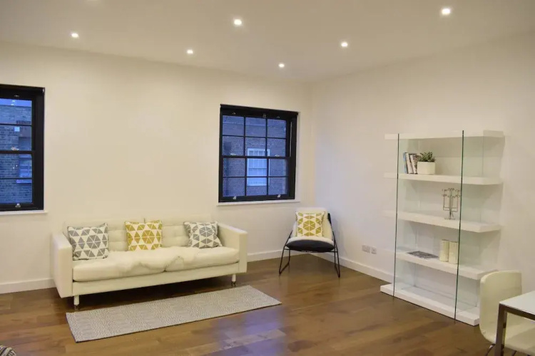 2 Bed Flat In Shadwell