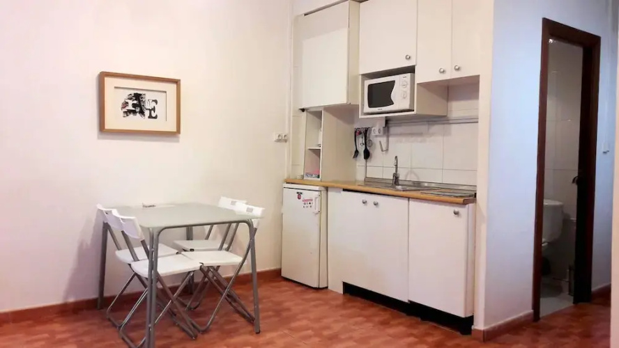Comfortable Apt Born 41