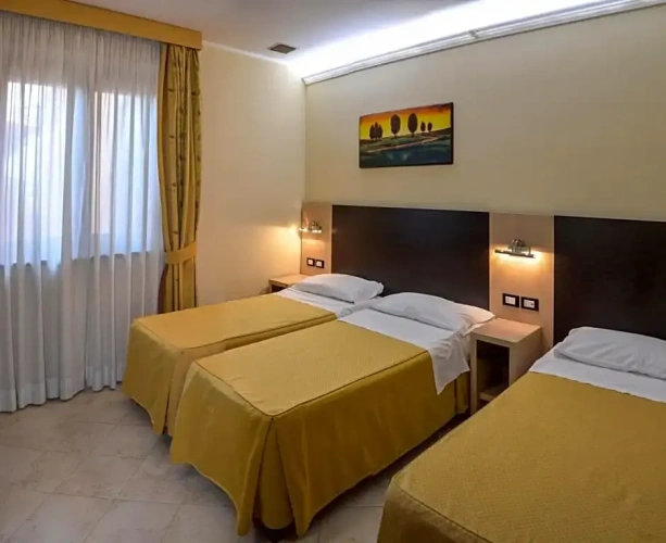 Standard Triple room