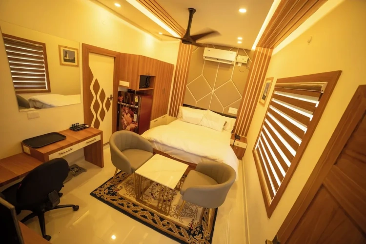 Deluxe Suite