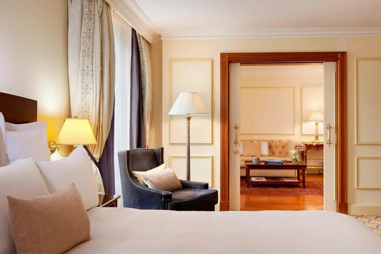 Renaissance Paris La Defense Hotel