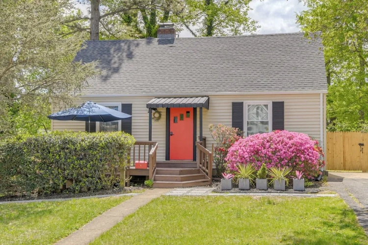 5 Bedrooms Cottage